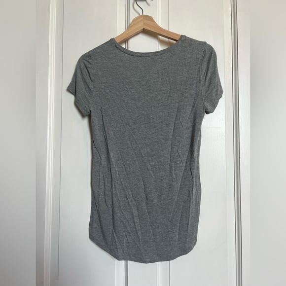 WHBM V-neck Foundation Tee - Picture 3 of 4